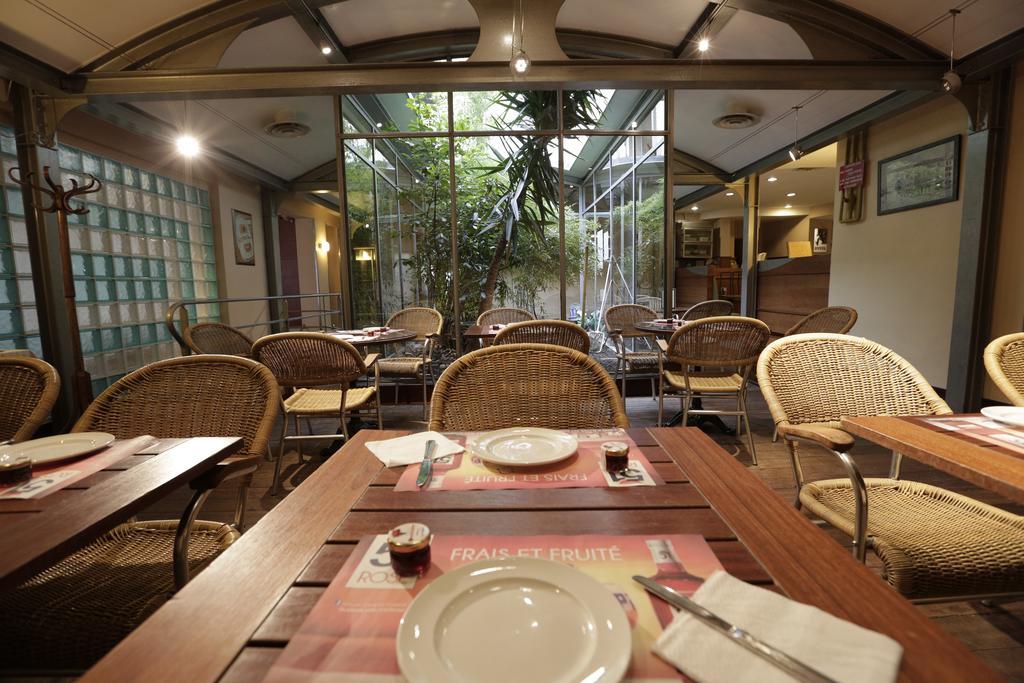 Hotel Au Petit Caporal Maisons-Alfort Ngoại thất bức ảnh