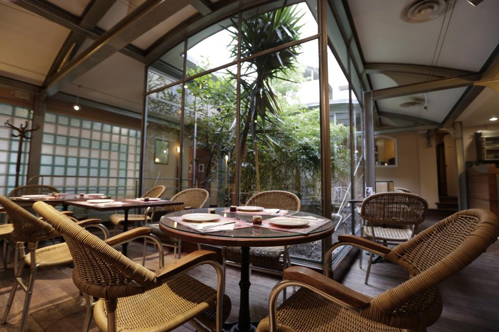 Hotel Au Petit Caporal Maisons-Alfort Ngoại thất bức ảnh