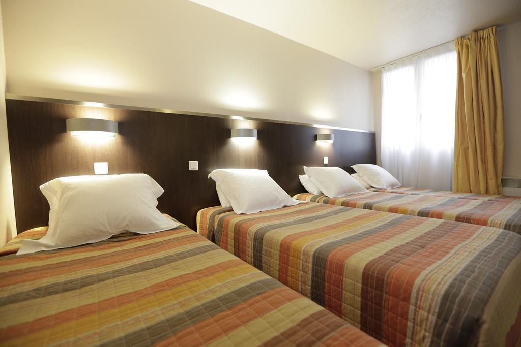 Hotel Au Petit Caporal Maisons-Alfort Ngoại thất bức ảnh