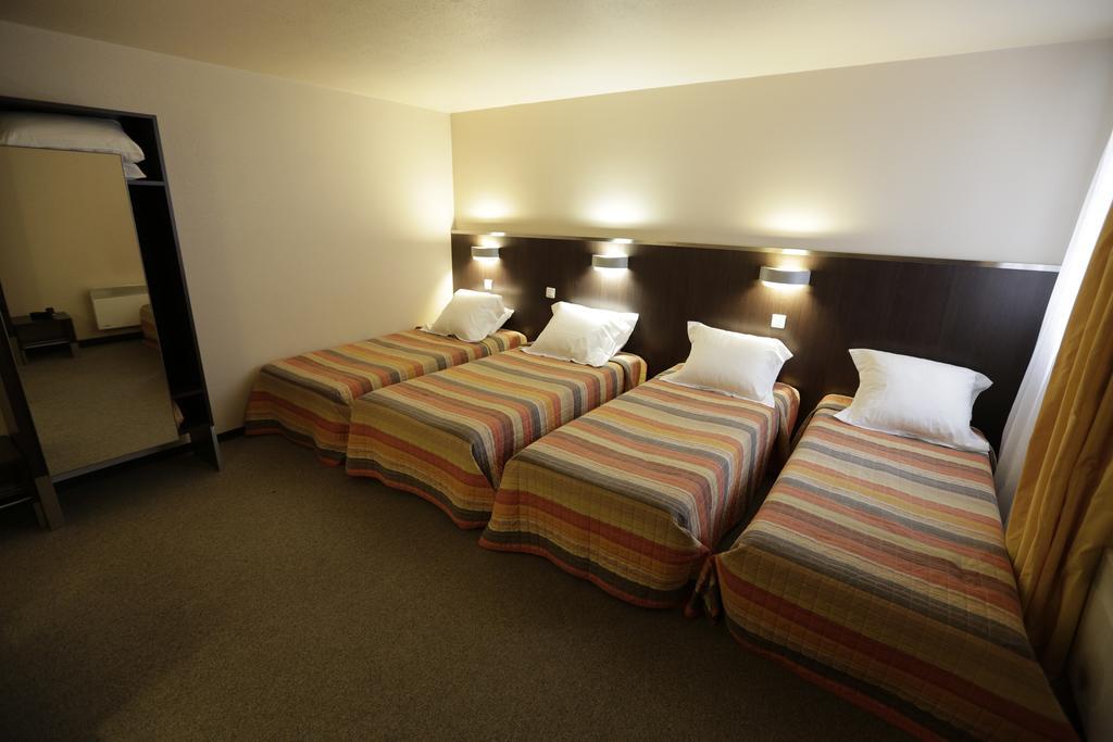 Hotel Au Petit Caporal Maisons-Alfort Ngoại thất bức ảnh